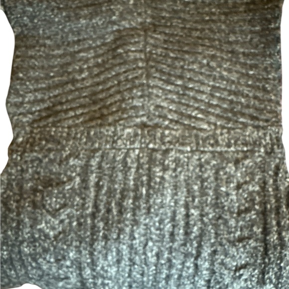 Orb knit sleeveless sweater vest with waist and neck closure cable knit sections - Picture 7 of 7